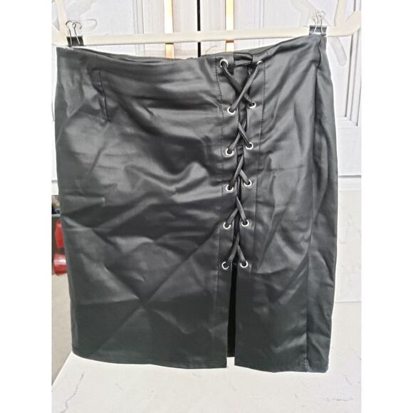 $Vintage Y2K faux leather vampire grunge lace-up mini skirt - Picture 4 of 6